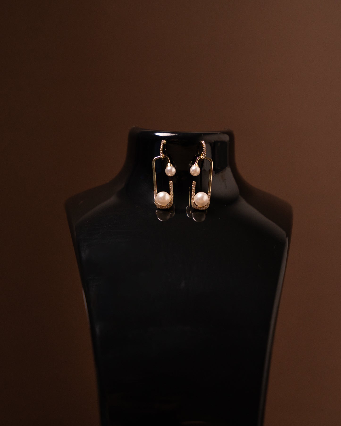White dangle